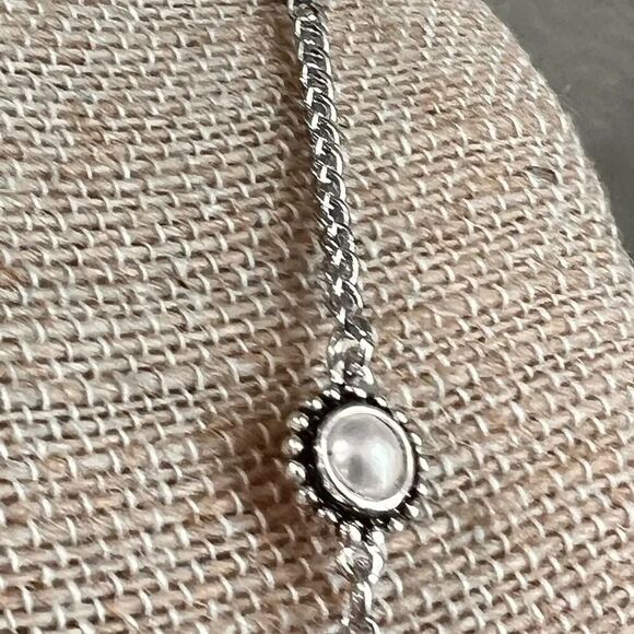 EUC Beautiful silver Necklace with silver and pearl stations. #JW7 - Picture 4 of 8